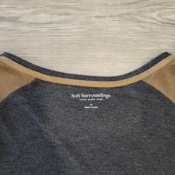 Soft Surrounding Gray Top with Brown Accents Size 1X - Picture 10 of 10